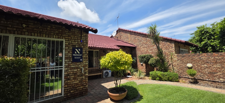 3 Bedroom Property for Sale in Naudeville Free State